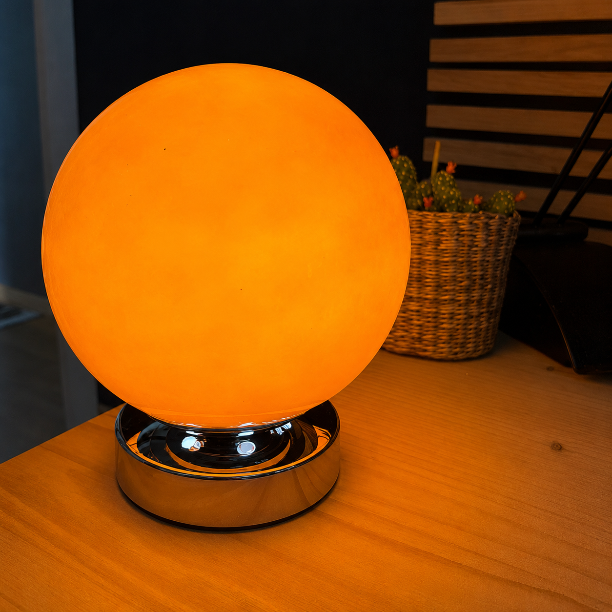 Lampe Ambre Céleste — Bureau Vintage en Verre